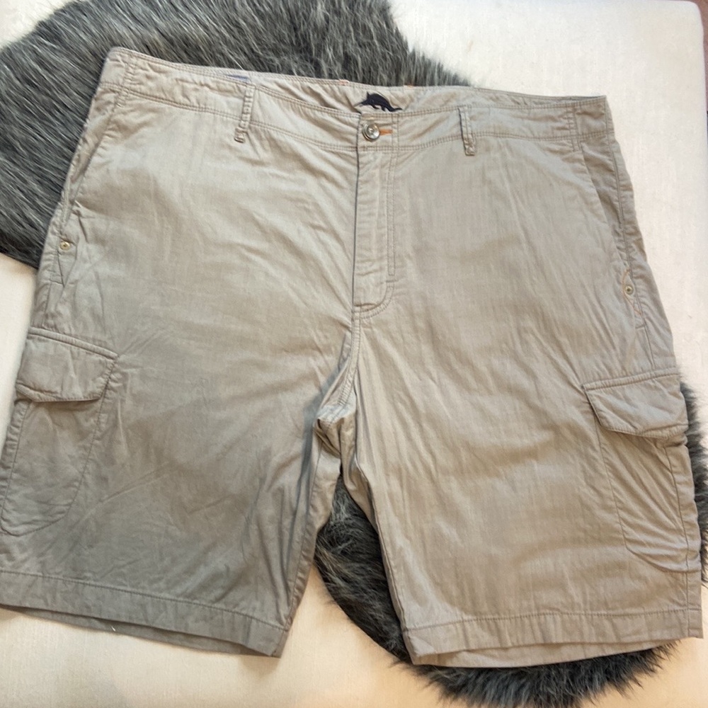 Tommy Bahama Cargo Shorts Men Sz 42